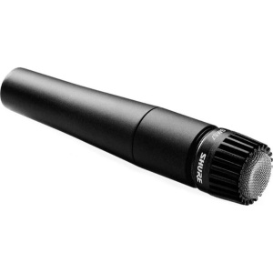 Legendary Dynamic Microphone for capturing instruments and amplifiers, cardioid, particularly well-suited to capturing guitar amps, snare drum and brass instruments, includes A25D Microphone clip and 95A2313 carrying bag