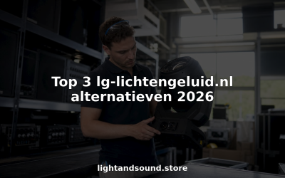Een technicus controleert het podiumlicht in het magazijn.