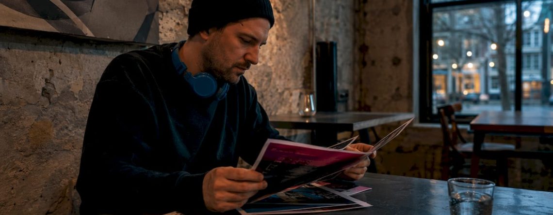 DJ vergelijkt verschillende Nederlandse winkels voor DJ-gear