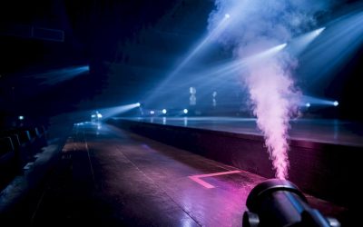 Haze en rook zichtbaar in het podiumlicht
