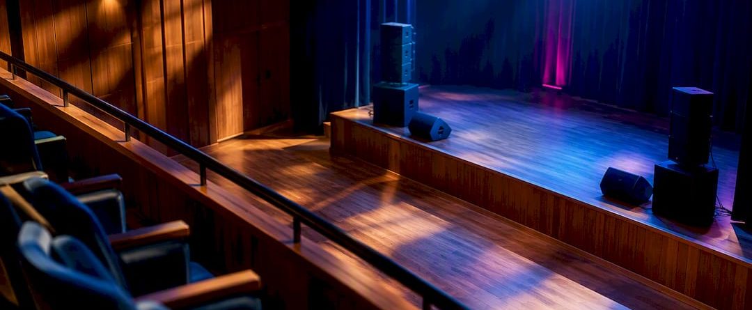 Kleine concertzaal met akoestische eigenschappen